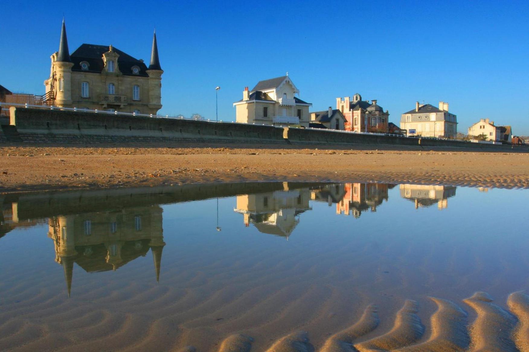 Freedom Grand Triplex Lumineux Decoration Contemporaine - Plein Centre Historique Bayeux - Parking Gratuit A Proximite Proche Commerces Restaurants - Plages Du Debarquement Exterior photo