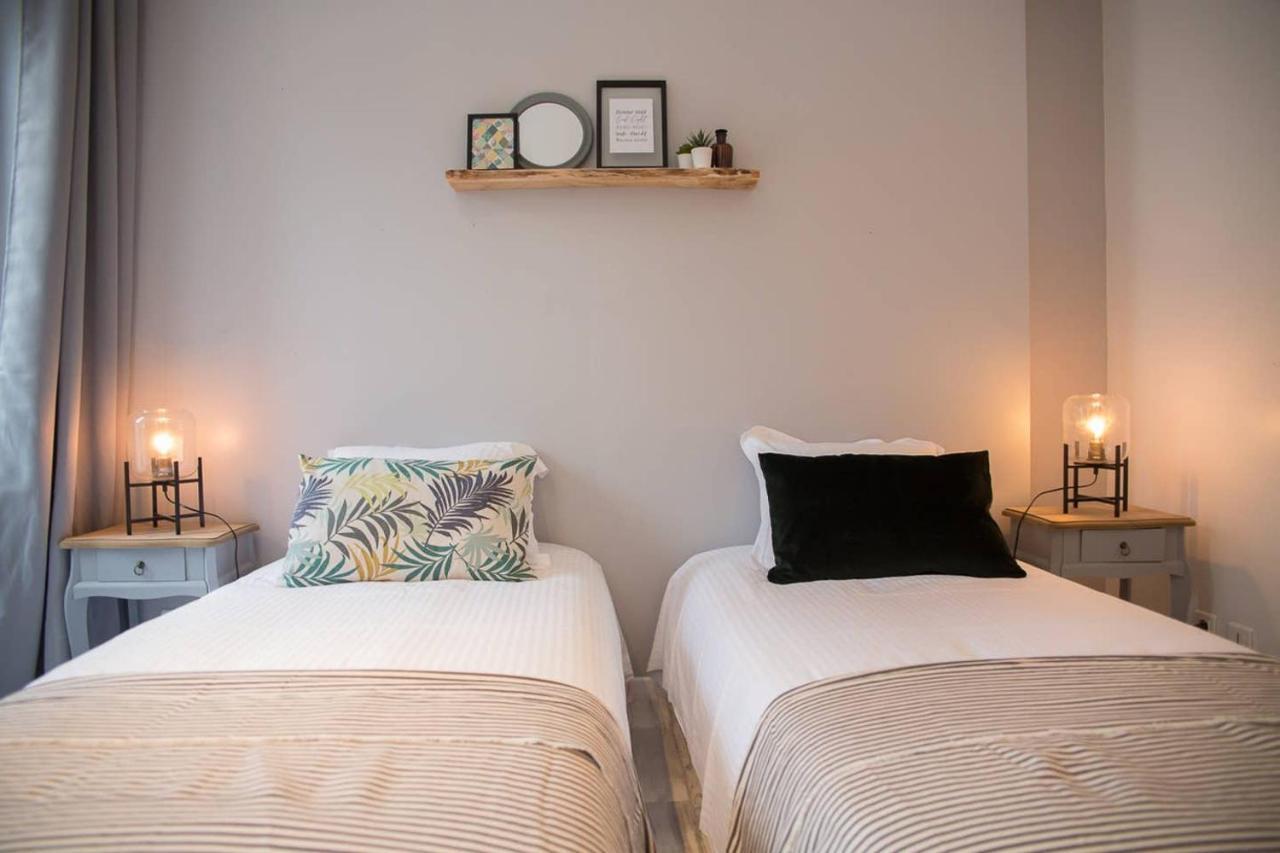 Freedom Grand Triplex Lumineux Decoration Contemporaine - Plein Centre Historique Bayeux - Parking Gratuit A Proximite Proche Commerces Restaurants - Plages Du Debarquement Exterior photo