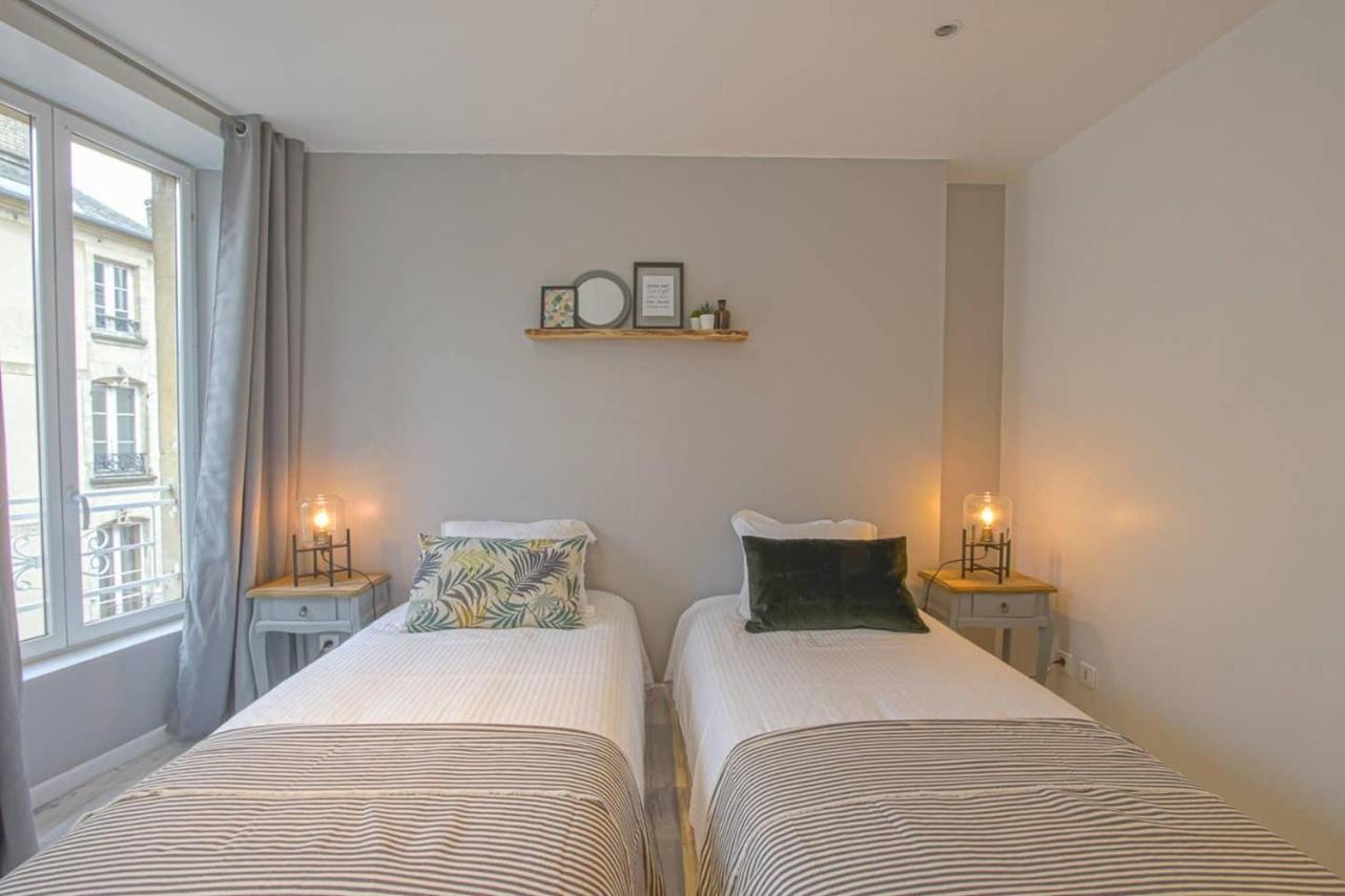 Freedom Grand Triplex Lumineux Decoration Contemporaine - Plein Centre Historique Bayeux - Parking Gratuit A Proximite Proche Commerces Restaurants - Plages Du Debarquement Exterior photo