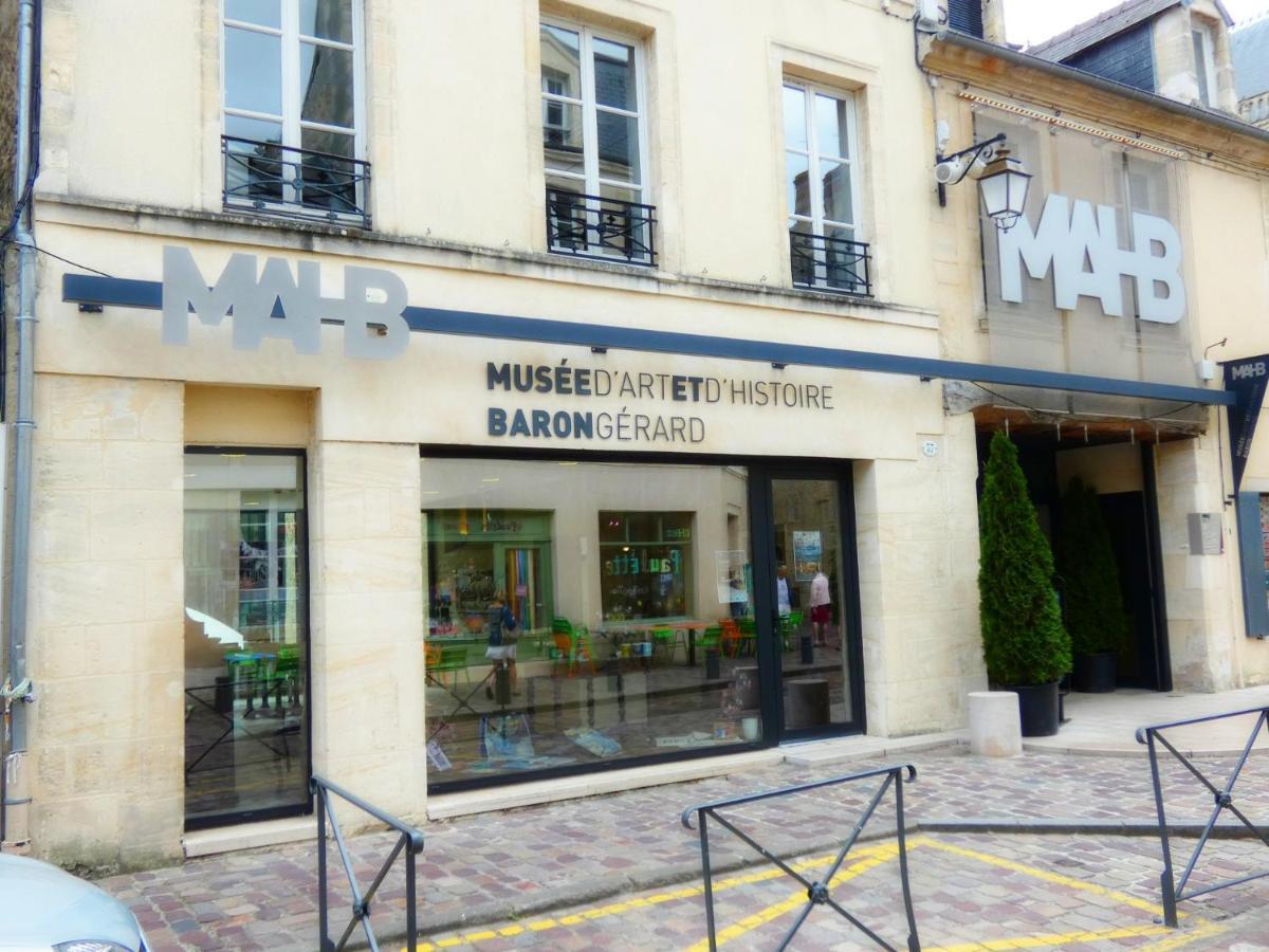 Freedom Grand Triplex Lumineux Decoration Contemporaine - Plein Centre Historique Bayeux - Parking Gratuit A Proximite Proche Commerces Restaurants - Plages Du Debarquement Exterior photo